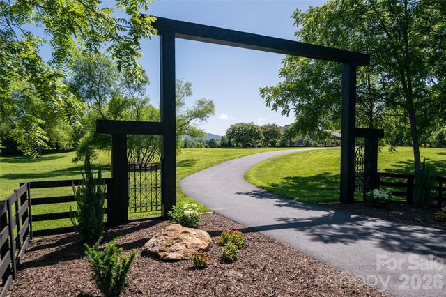 660 Pleasant Grove Road, Hendersonville, NC 28739