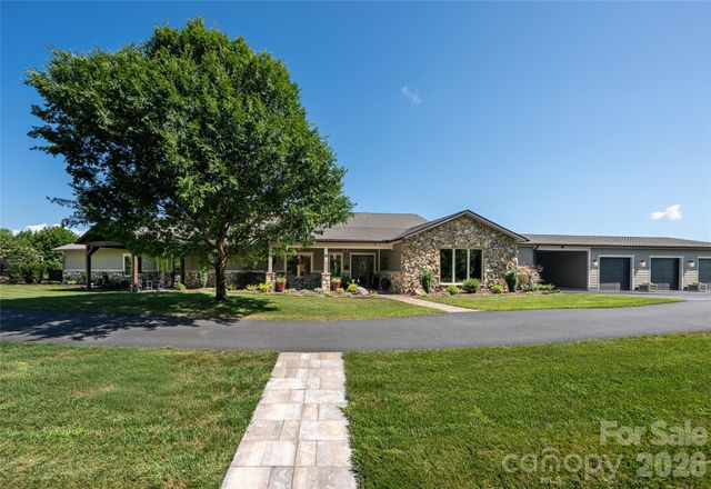 660 Pleasant Grove Road, Hendersonville, NC 28739