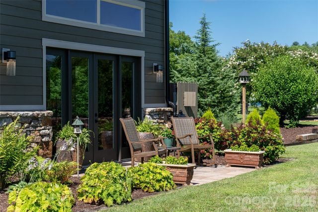 660 Pleasant Grove Road, Hendersonville, NC 28739