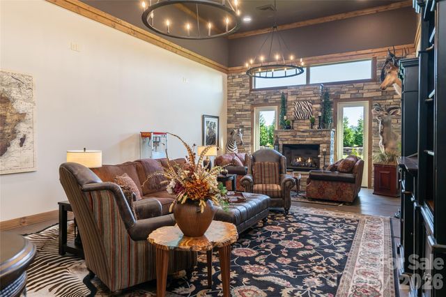 660 Pleasant Grove Road, Hendersonville, NC 28739