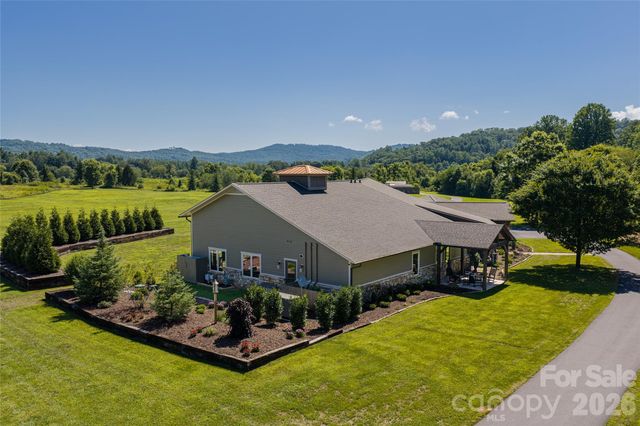 660 Pleasant Grove Road, Hendersonville, NC 28739
