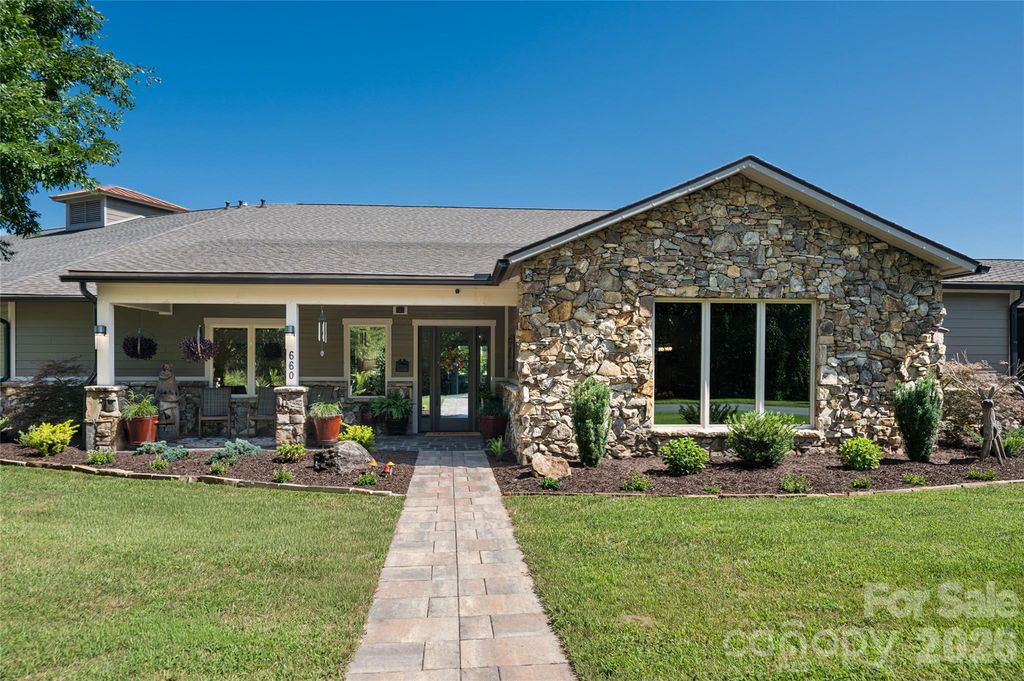 660 Pleasant Grove Road, Hendersonville, NC 28739