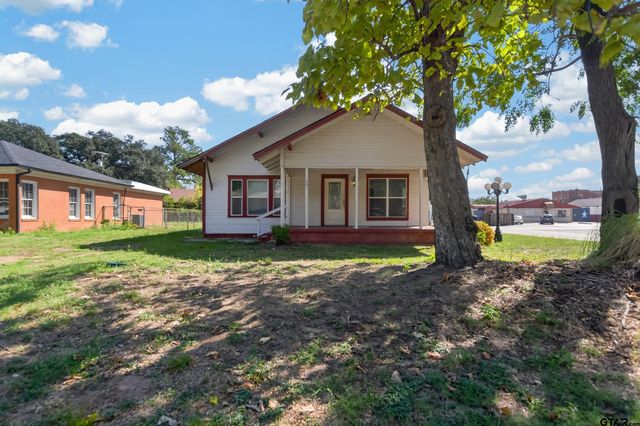 201 N Henry Street, Lindale, TX 75771