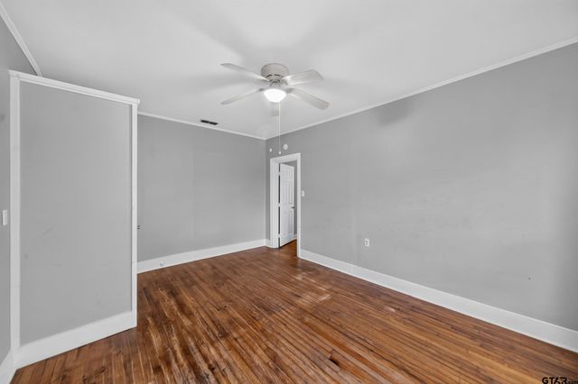201 N Henry Street, Lindale, TX 75771