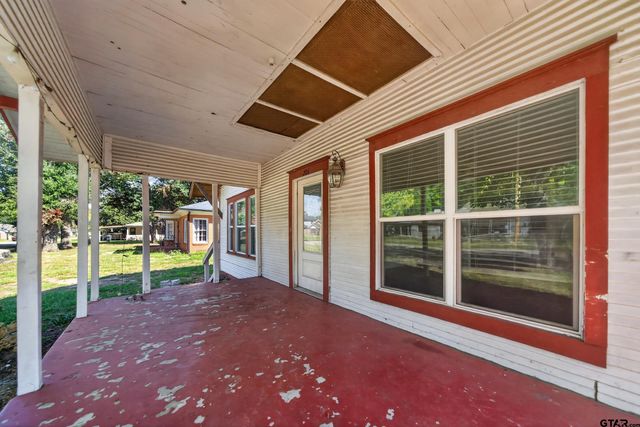 201 N Henry Street, Lindale, TX 75771