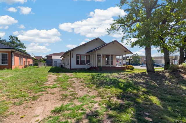 201 N Henry Street, Lindale, TX 75771