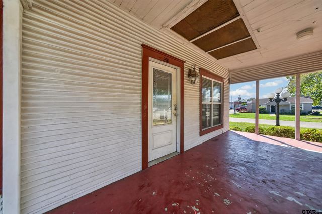 201 N Henry Street, Lindale, TX 75771