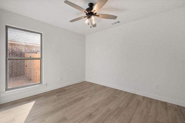 1311 N Chicago Avenue, Lubbock, TX 79416