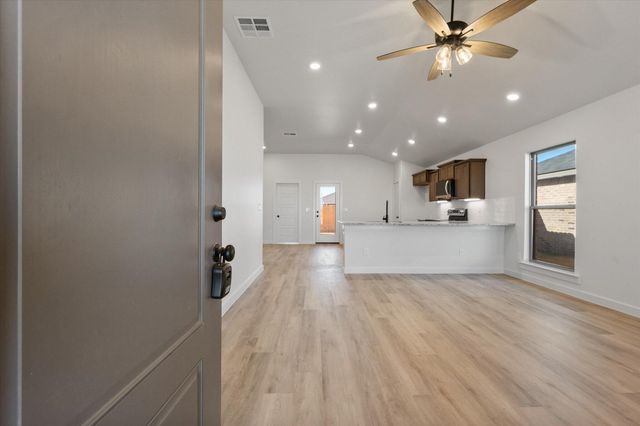 1311 N Chicago Avenue, Lubbock, TX 79416