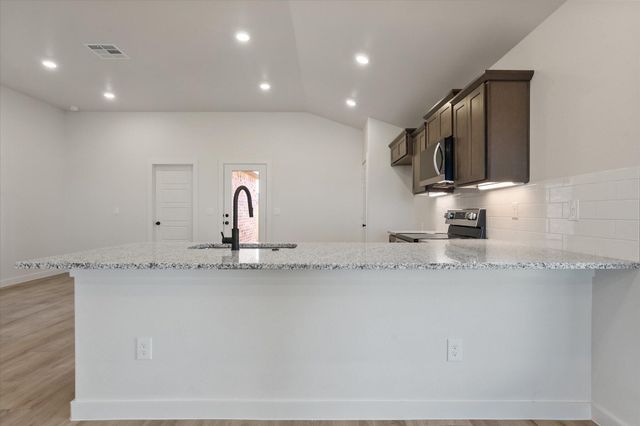 1311 N Chicago Avenue, Lubbock, TX 79416