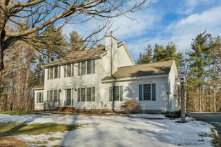 71 Green Meadow Lane, Bedford, NH 03110