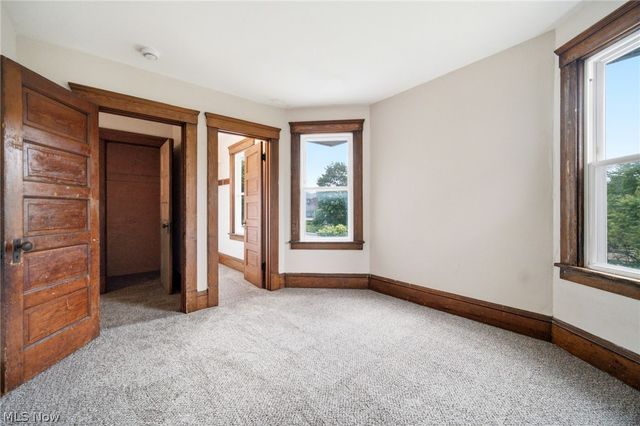 433 3rd Street, Elyria, OH 44035