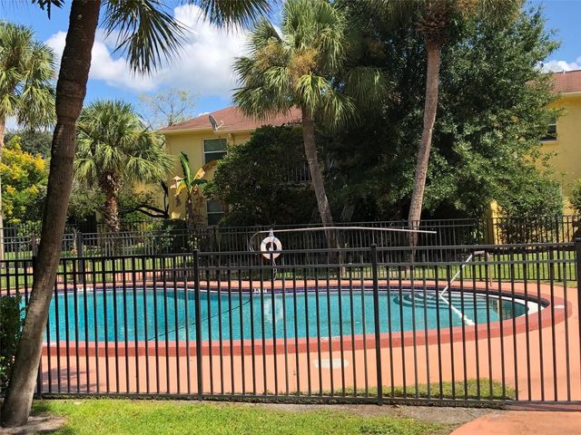 7501 GALLINETA COURT, Tampa, FL 33615