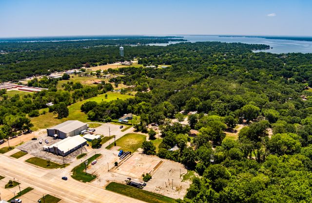 2705 W Main Street, Gun Barrel City, TX 75156