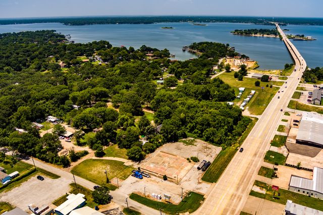 2705 W Main Street, Gun Barrel City, TX 75156