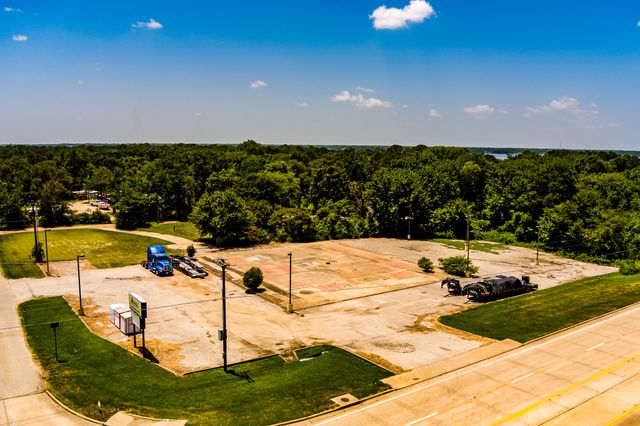 2705 W Main Street, Gun Barrel City, TX 75156