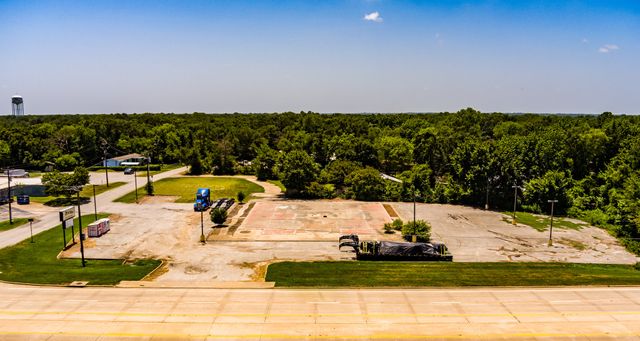 2705 W Main Street, Gun Barrel City, TX 75156