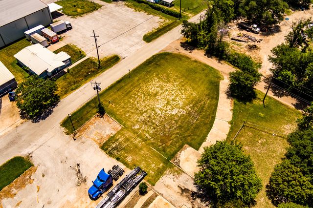 2705 W Main Street, Gun Barrel City, TX 75156