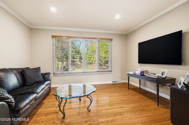 14 Kastor Lane, West Long Branch, NJ 07764