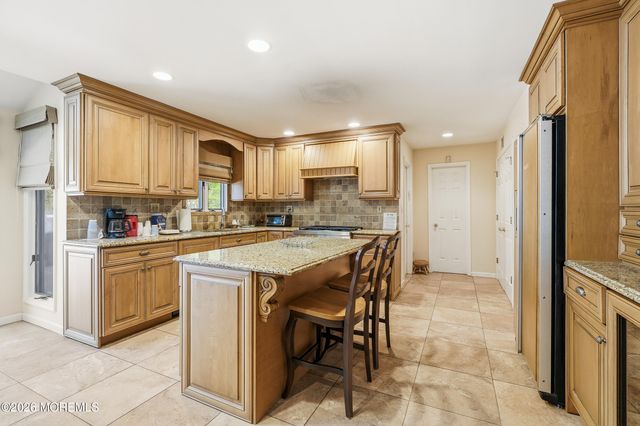 14 Kastor Lane, West Long Branch, NJ 07764