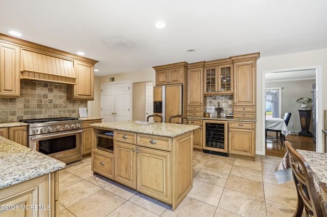 14 Kastor Lane, West Long Branch, NJ 07764