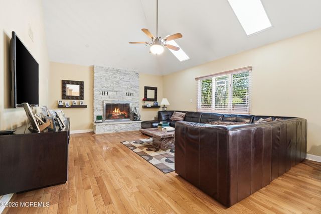 14 Kastor Lane, West Long Branch, NJ 07764