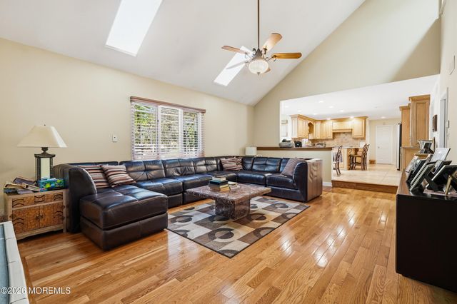 14 Kastor Lane, West Long Branch, NJ 07764