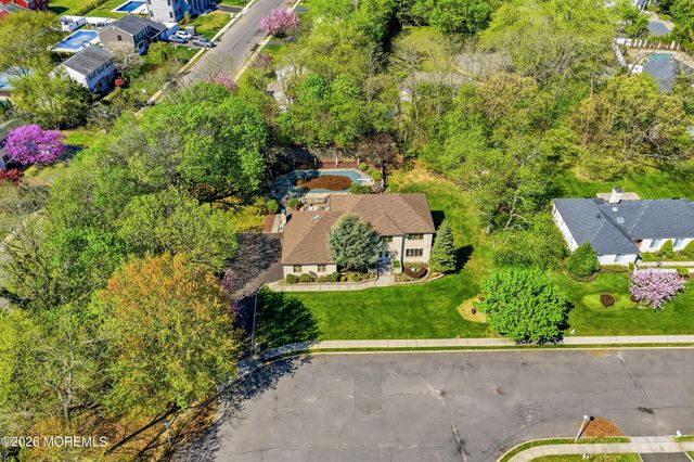 14 Kastor Lane, West Long Branch, NJ 07764