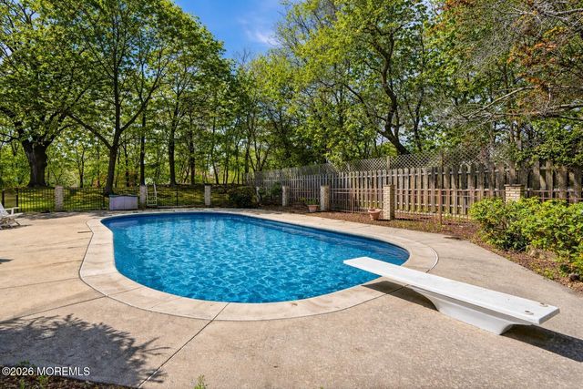 14 Kastor Lane, West Long Branch, NJ 07764