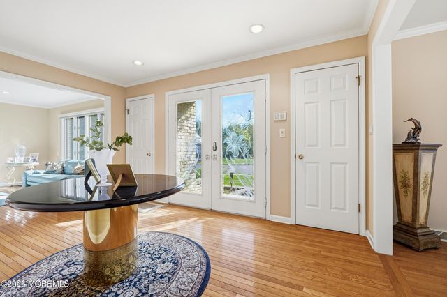 14 Kastor Lane, West Long Branch, NJ 07764