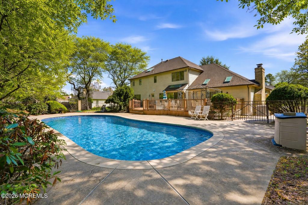 14 Kastor Lane, West Long Branch, NJ 07764