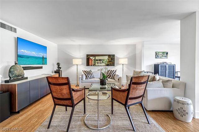 105 Wilderness DR 107, Naples, FL 34105