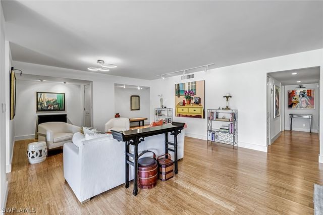 105 Wilderness DR 107, Naples, FL 34105