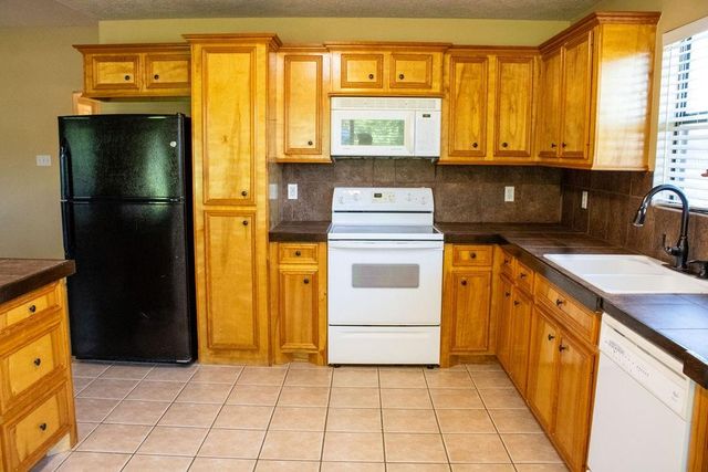 9550 Thousand Oaks Loop, Montgomery, TX 77316