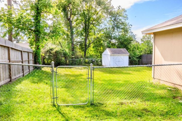 9550 Thousand Oaks Loop, Montgomery, TX 77316