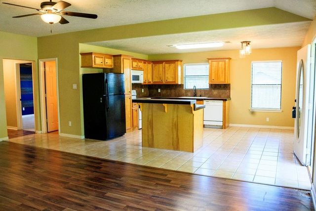 9550 Thousand Oaks Loop, Montgomery, TX 77316