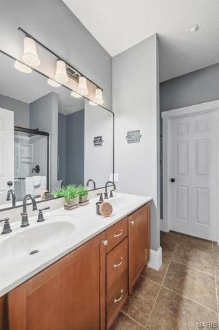 3204 Rue Royale Way, St Charles, MO 63301