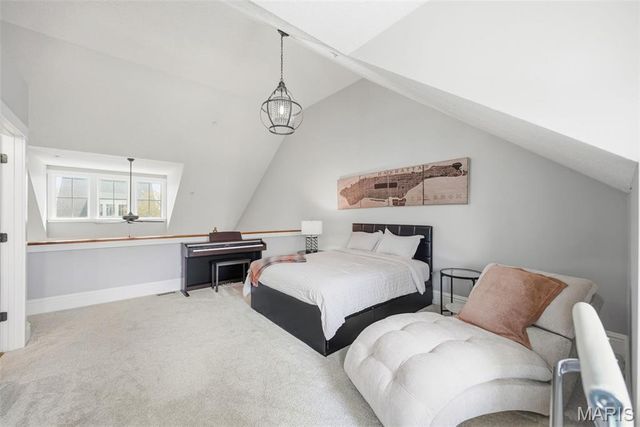 3204 Rue Royale Way, St Charles, MO 63301