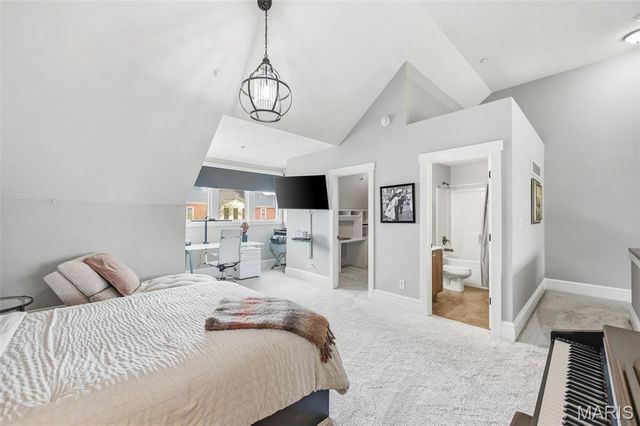 3204 Rue Royale Way, St Charles, MO 63301