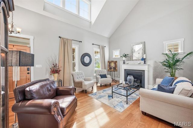 3204 Rue Royale Way, St Charles, MO 63301