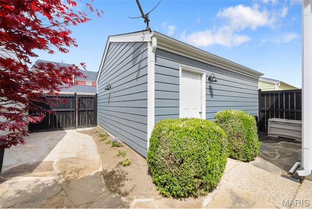 3204 Rue Royale Way, St Charles, MO 63301