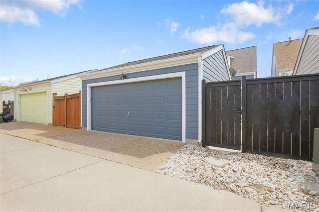 3204 Rue Royale Way, St Charles, MO 63301