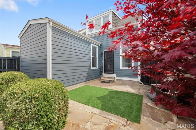 3204 Rue Royale Way, St Charles, MO 63301