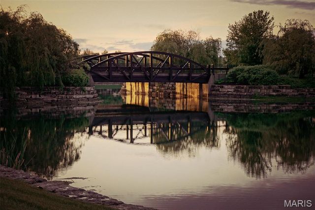 3204 Rue Royale Way, St Charles, MO 63301