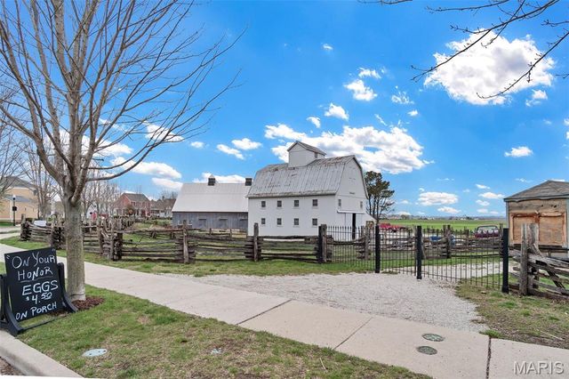 3204 Rue Royale Way, St Charles, MO 63301