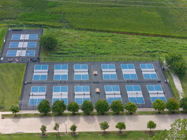 3204 Rue Royale Way, St Charles, MO 63301