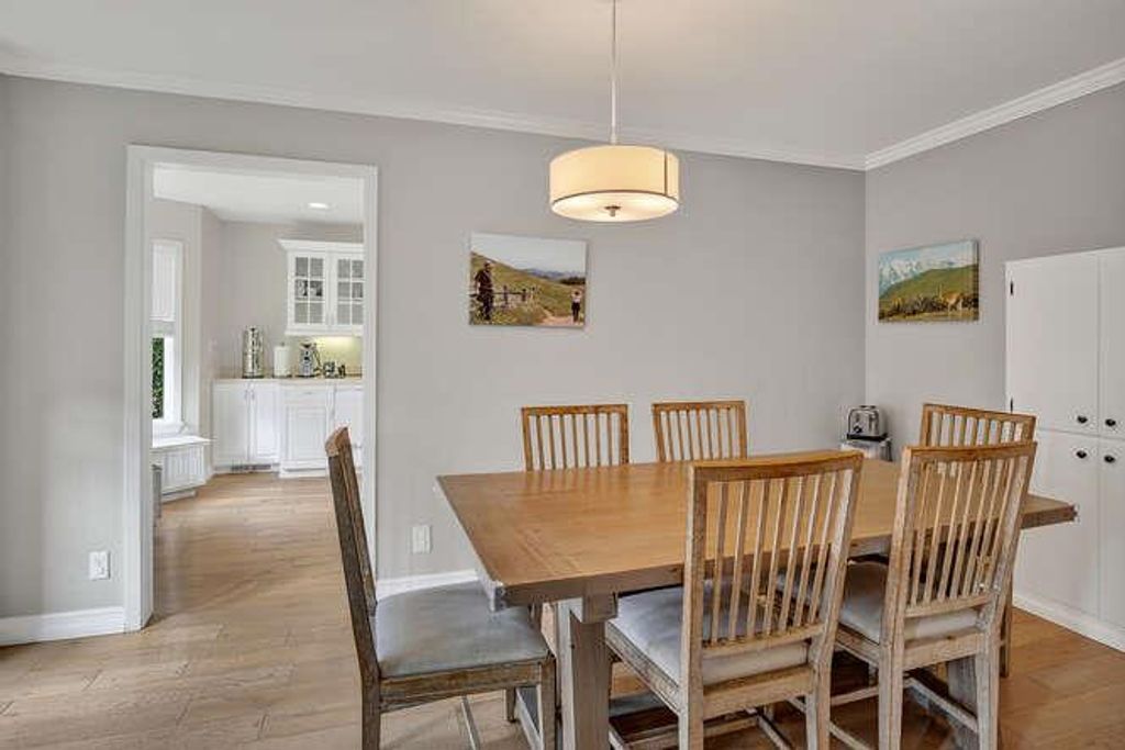 Image 10 of property listing at 3416 Plateau Drive, Belmont, CA 94002