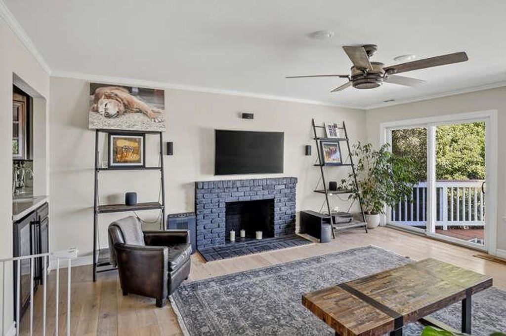 Image 13 of property listing at 3416 Plateau Drive, Belmont, CA 94002