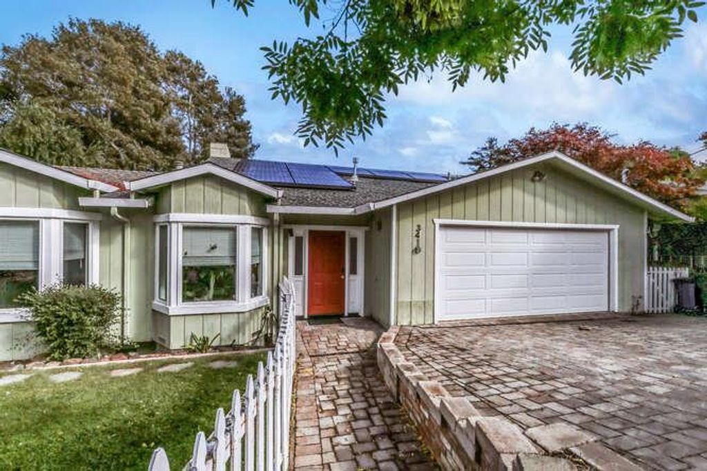 Image 3 of property listing at 3416 Plateau Drive, Belmont, CA 94002