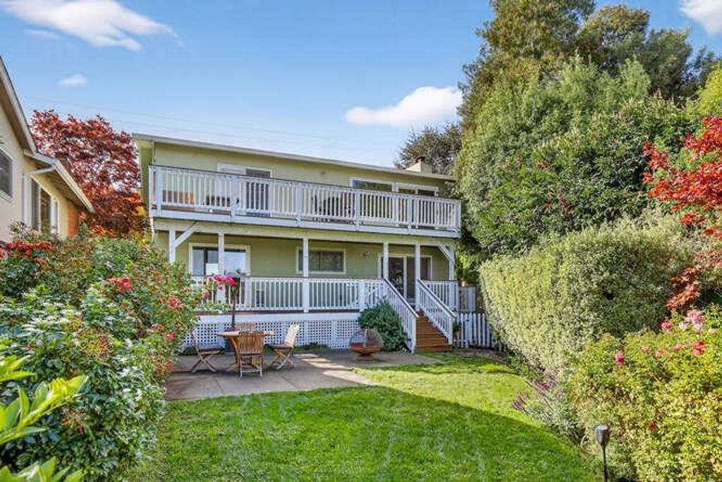 Image 6 of property listing at 3416 Plateau Drive, Belmont, CA 94002